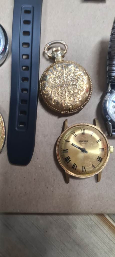Job lot of vintage wristwatches & pocket watch Mechanical & quarts