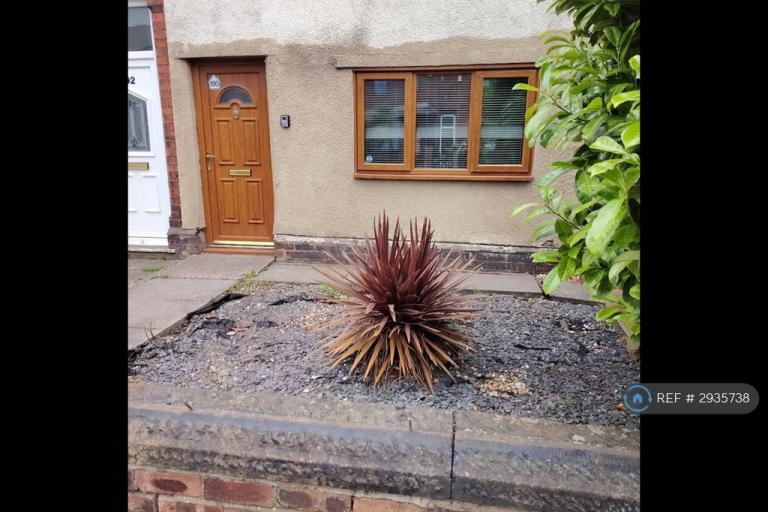 3 bedroom house in Wigan Road, Wigan, WN4 (3 bed) (#2935738)