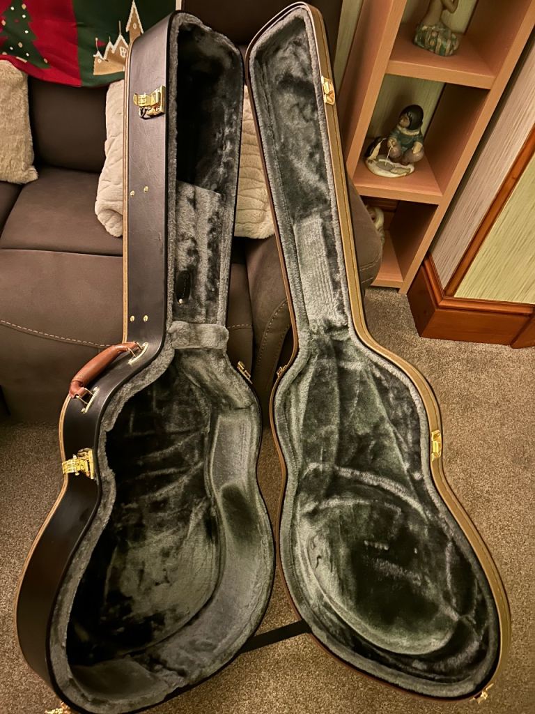 Lovely Acousto-electric guitar with Hardcase