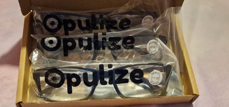 NEW: Opulize Black Reading Glasses +1.00 - New
