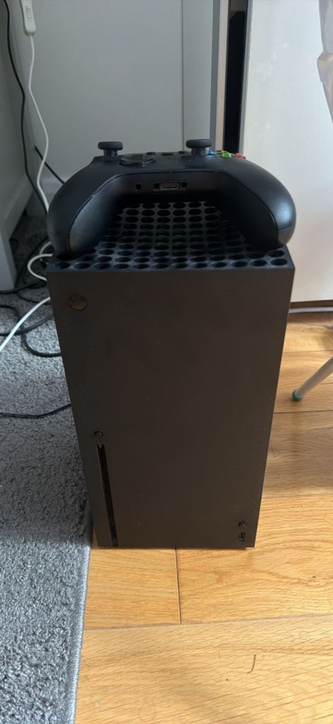 Xbox X series 1tb with one controller 