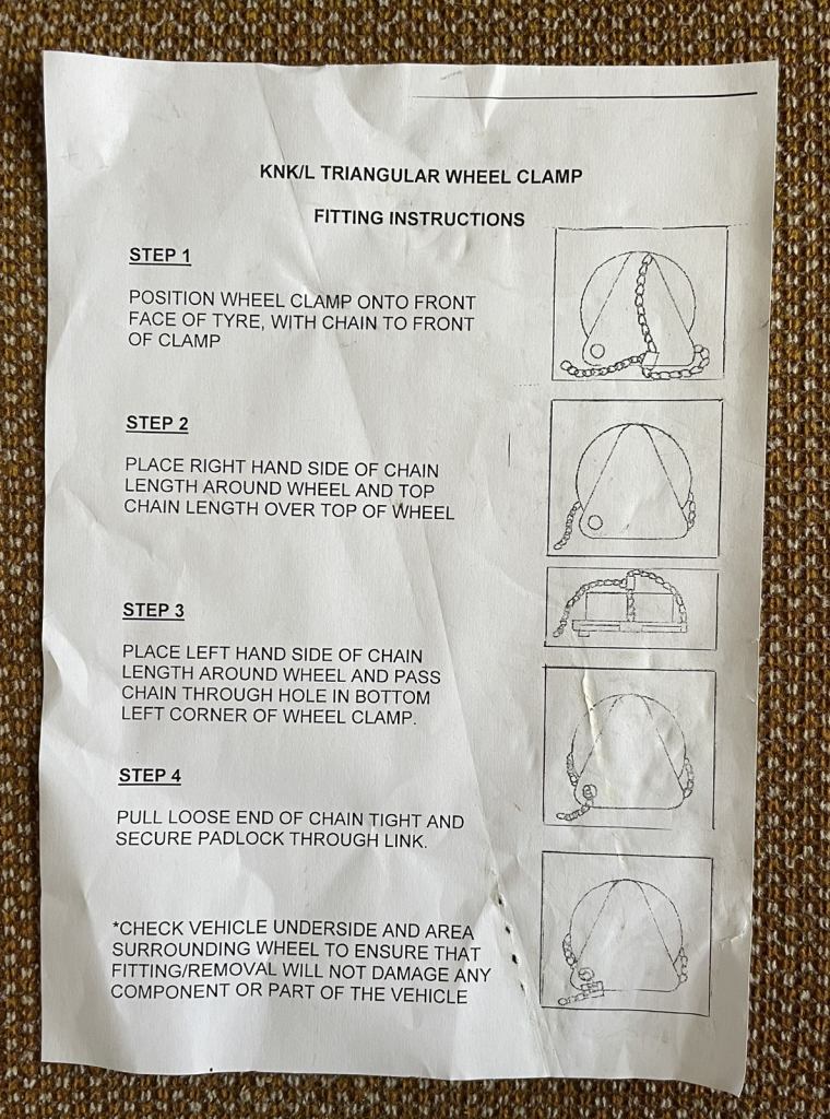 Wheel clamp triangle 