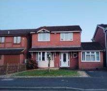 A 5 bed detached House for rent in Walsall 