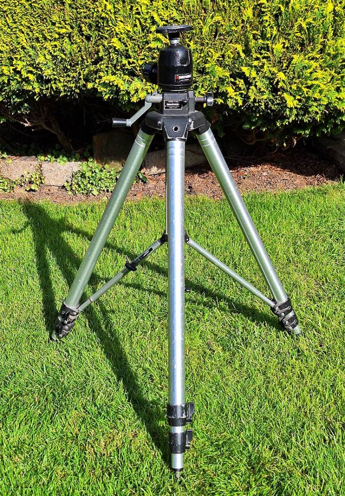 MANFROTTO 075 TRIPOD WITH BENBO BALL AND SOCKET HEAD