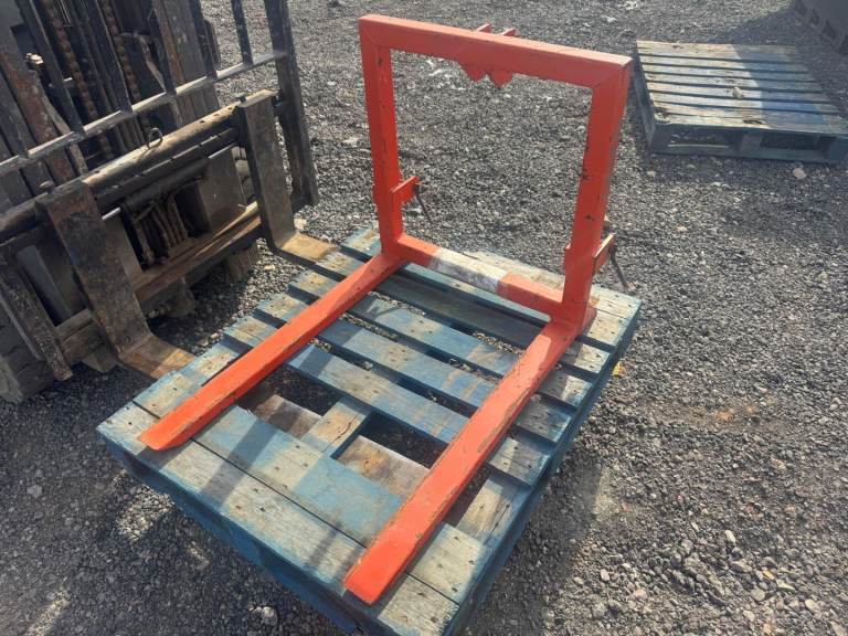 TRACTOR 3 POINT LINKAGE FORKS 500KG AS NEW CONDITION COLLECTION SUTTON COLDFIELD 