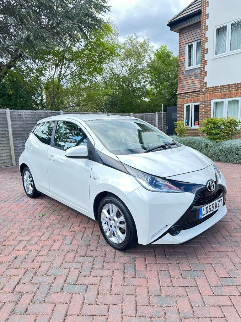 Toyota, AYGO, Hatchback, 2015, Manual, 998 (cc), 5 doors