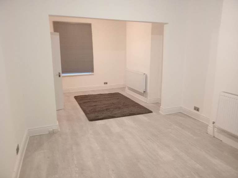 2 bed House HU9 off newbridge fully modernised £795 Pcm Credit check refs  + bond