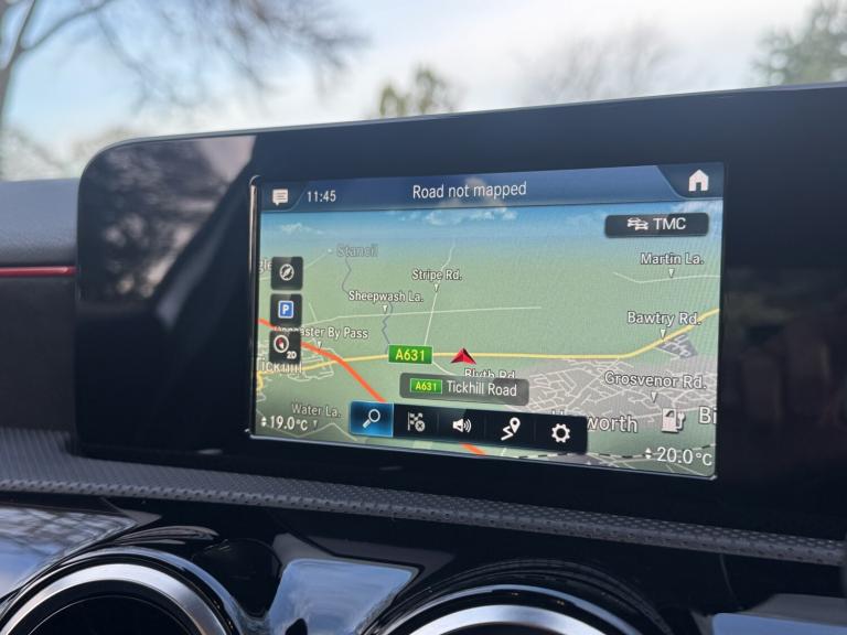 MERCEDES-BENZ A CLASS 1.3 A250e 15.6kWh AMG Line 2020