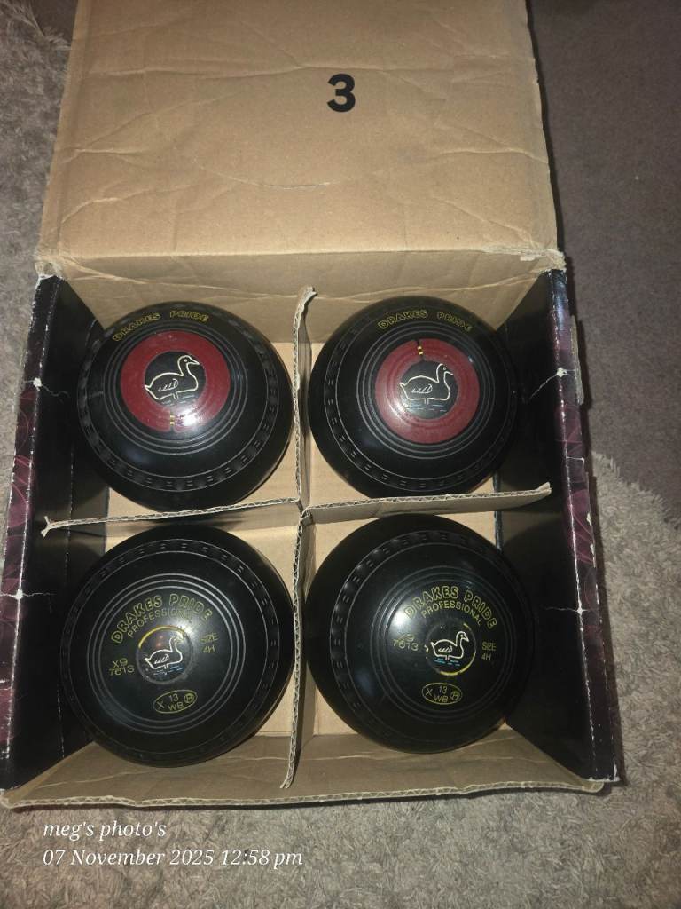Drakes Pride Professional Lawn Bowls size 4 Heavy