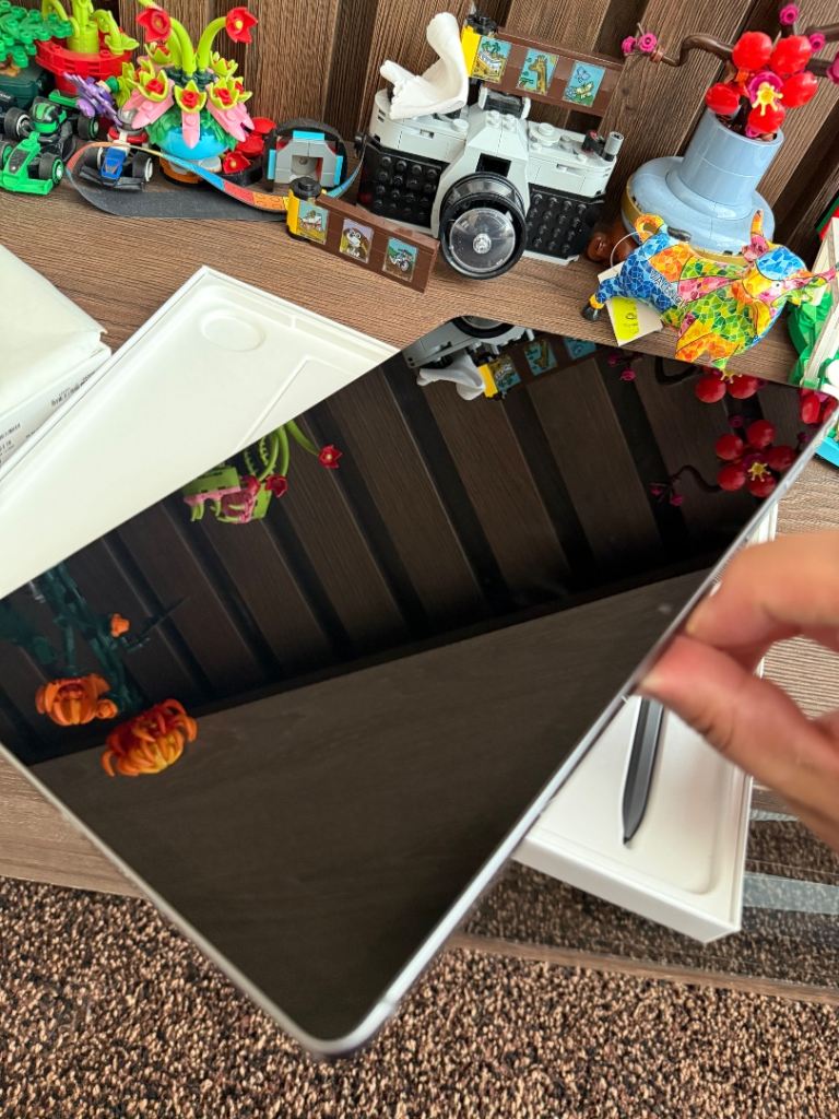Samsung Galaxy Tab S9 Fe 5g 10.9” 128gb WiFi+5g unlocked immaculate condition boxed