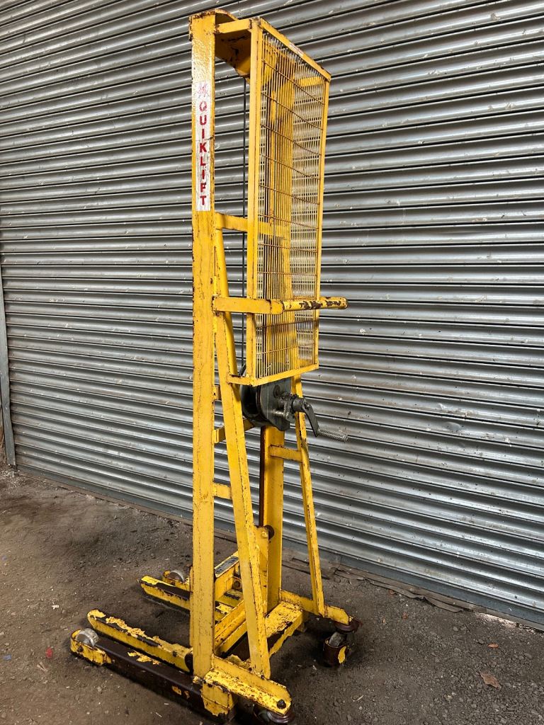 image for Quick lift lifting hoist 250kg. (Like Ginie lift )
