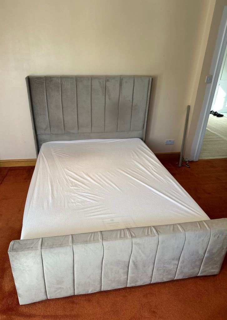 image for King Size Bed & Matteess