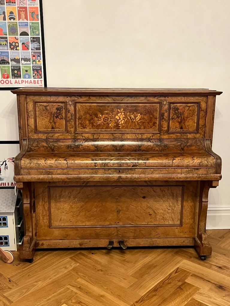 Beautiful piano - free