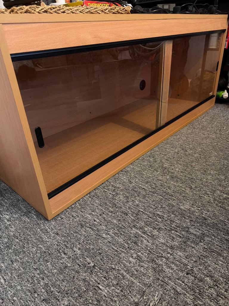 Repti-Life 60x24x24 Inch Vivarium And accessories