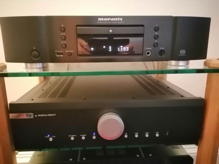 Marantz SA8005 CD/SACD high end CD player. 