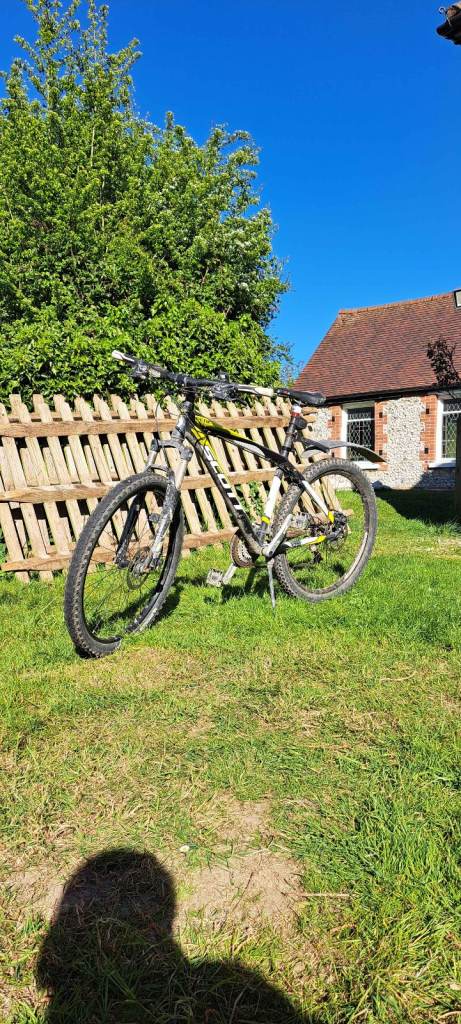 SCOTT Aspect Mountain Bike – 24-Speed, Michelin Tyres + Extras