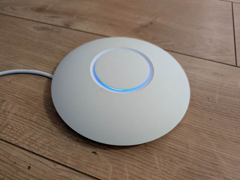 Unifi WiFi Access Point + PoE