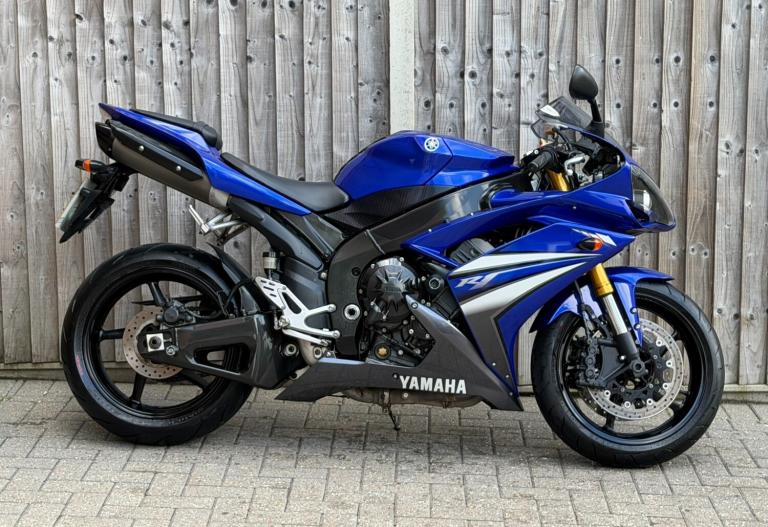 YAMAHA YZF R1 2007 (07) SUPER SPORT + 1 OWNER BIKE FROM NEW !!!