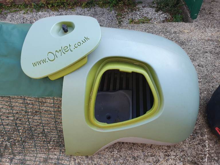 Omlet Eglu chicken hutch