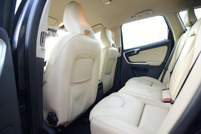 2016 Volvo XC60 2.4 XC60 SE Luxury Nav D5 AWD 4WD 5dr SUV Diesel Manual