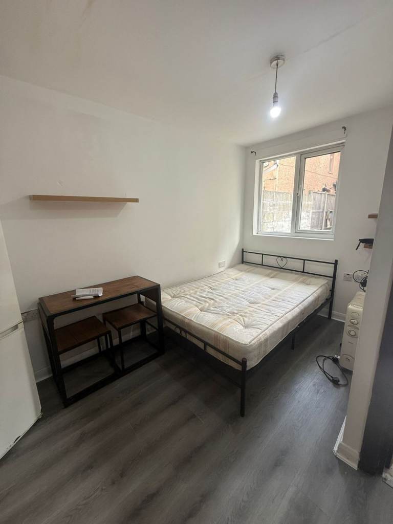 BEAUTIFUL STUDIO FLAT FOR RENT IN HOUNSLOW CENTRAL