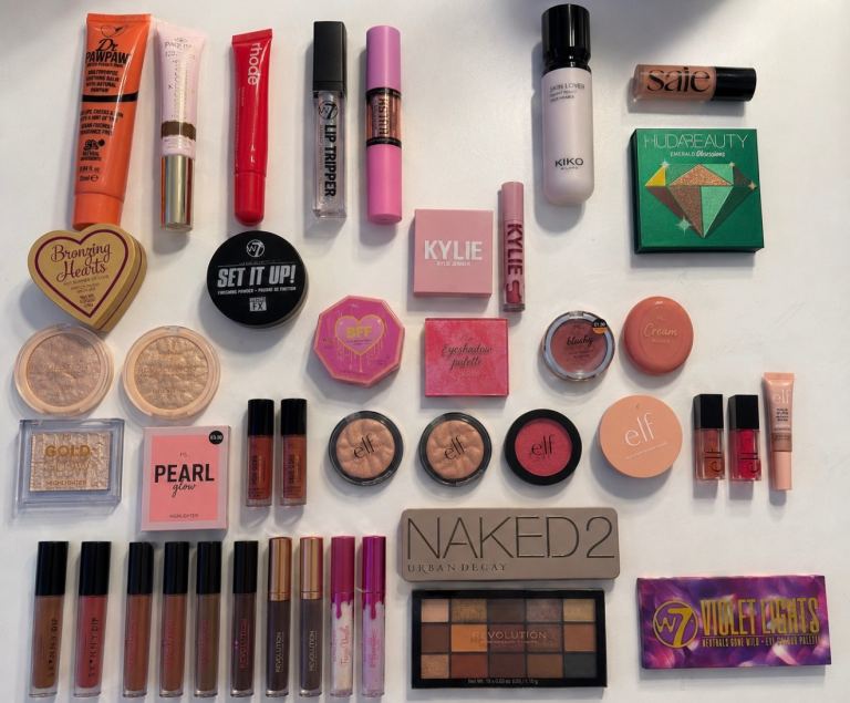 HUGE MAKE UP BUNDLE 