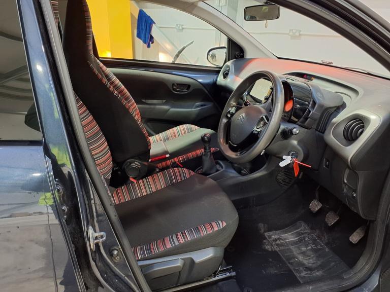 2016 Citroen C1 1.2 PURETECH FEEL 5 DOOR 2016 *£20 TAX *FULL SERVICE HISTORY *ONLY 2 OWNERS HATCH...