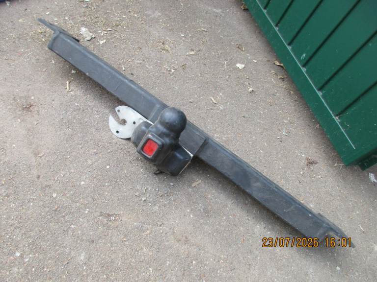 FORD ESCORT MK4 TOW BAR ASSEMBLY+3x CORE PLUGS