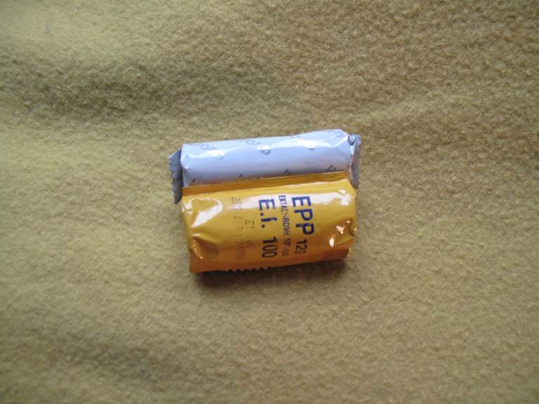 2x 120 medium format roll films