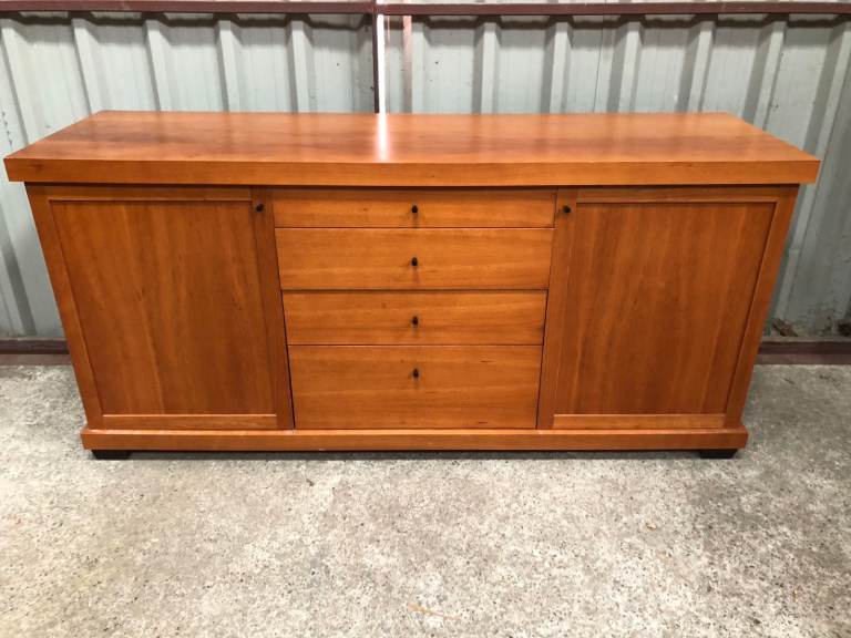 Modern Sideboard with 4 Centrally Set Graduated Drawers with Left and Right Panel Doors