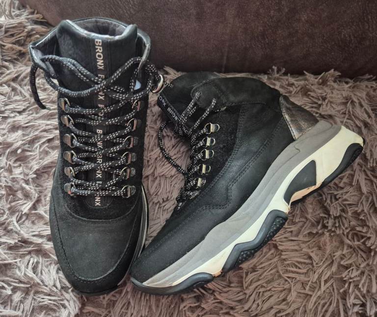 Bronx leather boots 
