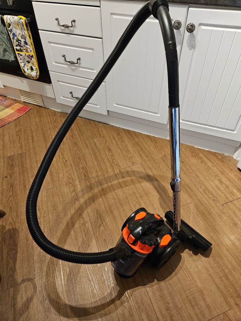 Daewoo Cylinder Vacuum Cleaner – Good Condition