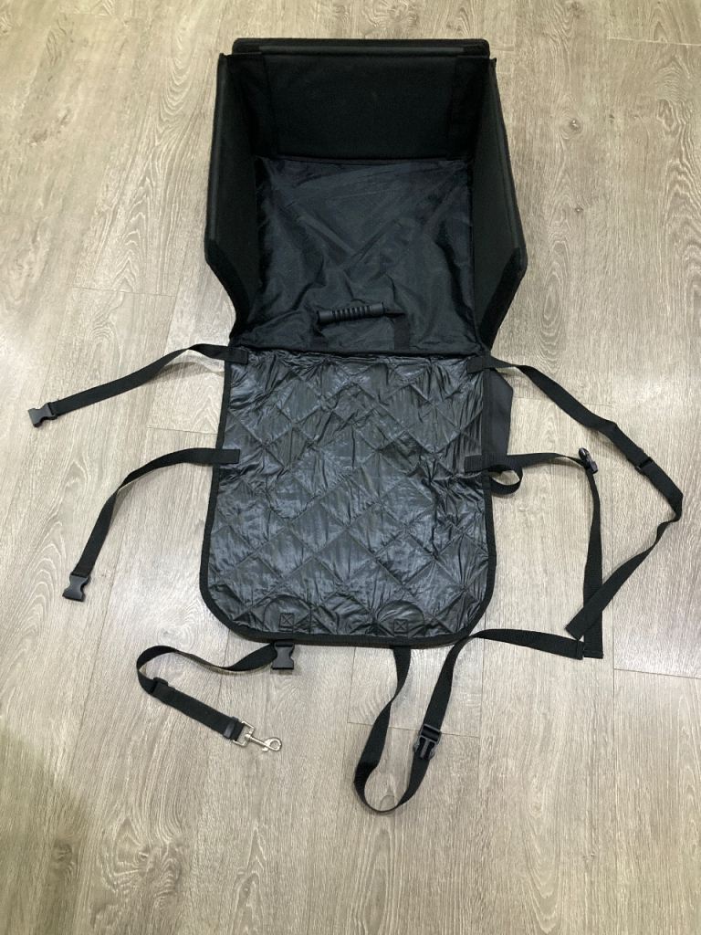 Wuglo Dog Car Seat with Seat Belt