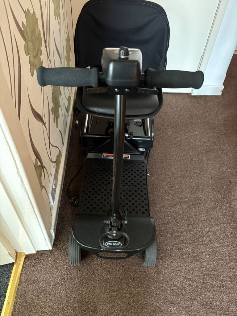 Pro Rider Mobility Scooter & Bag