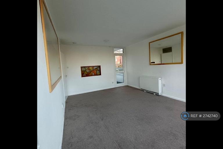 3 bedroom flat in Arthur Road, Edgbaston, Birmingham, B15 (3 bed) (#2742740)