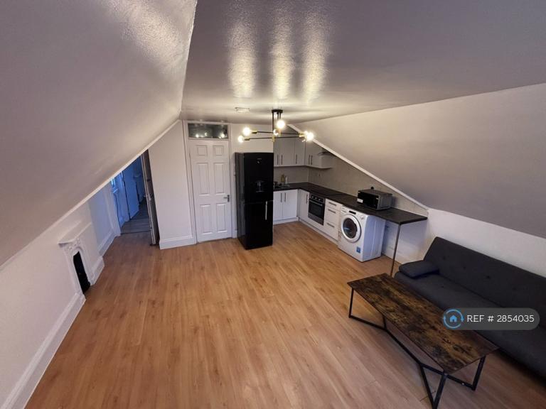 1 bedroom flat in Walm Lane, London, NW2 (1 bed) (#2854035)