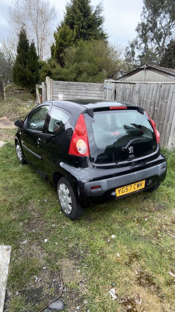 2007 Peugeot 107 black (manual)