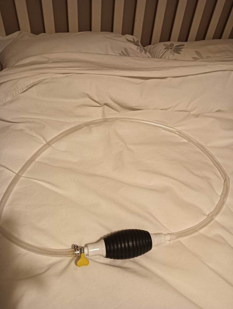 Device for draining water bed 