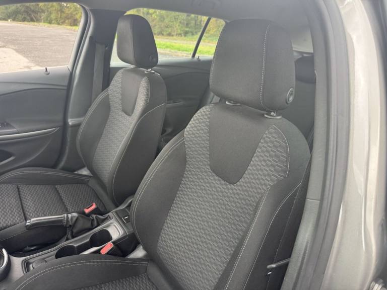 2017 Vauxhall Astra 1.0i Turbo ecoFLEX Design Sports Tourer 5dr Petrol Manual Euro 6 (s/s) (105 E...