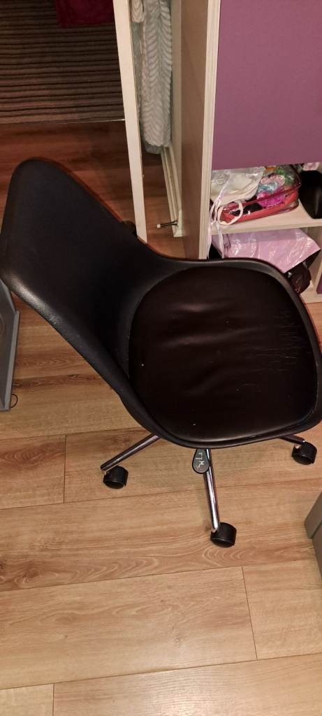 Desk chairs for sale