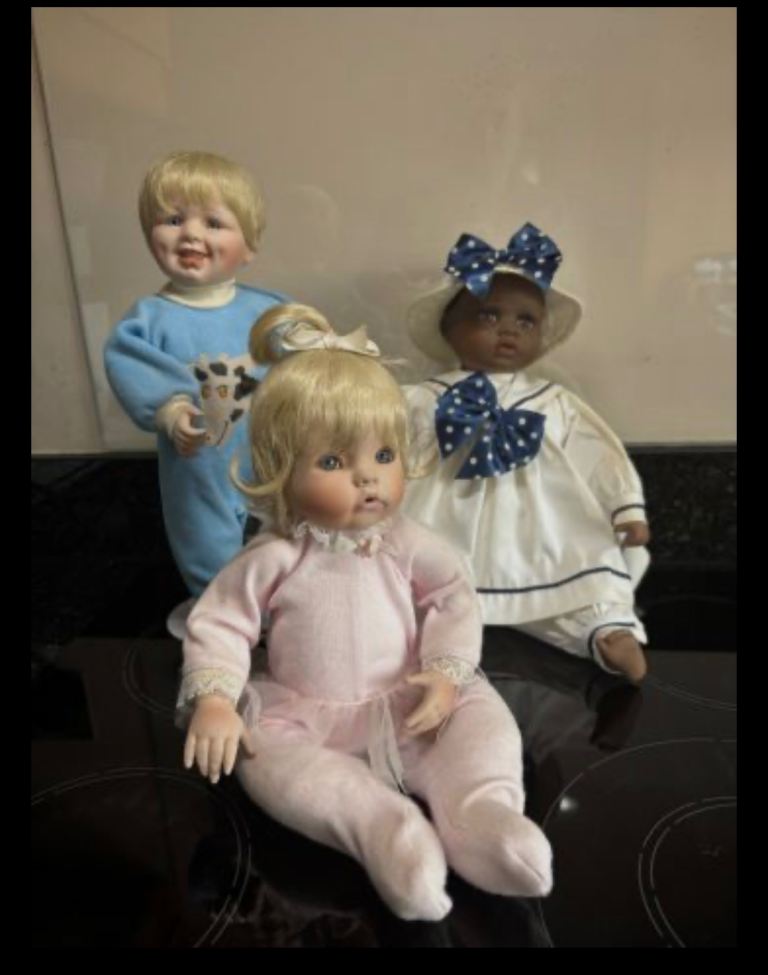 ASHTON DRAKE COLLECTABLE DOLLS