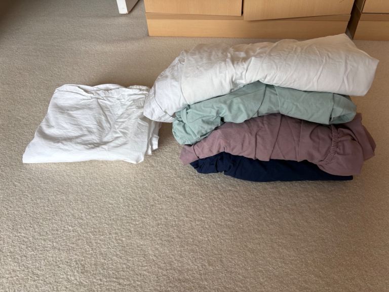 Sheets – Mixture. Reasonable Condition