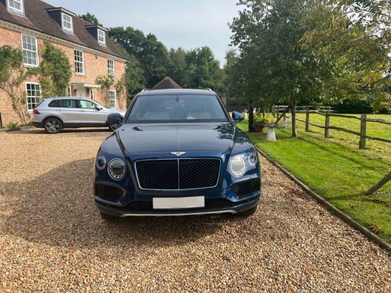 Bentley, BENTAYGA, Estate, 2018, Semi-Auto, 3996 (cc), 5 doors