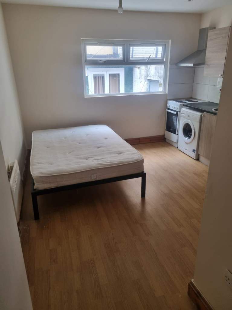 Studio Flat Available in E8 for Universal Credit and PIP Hackney, London