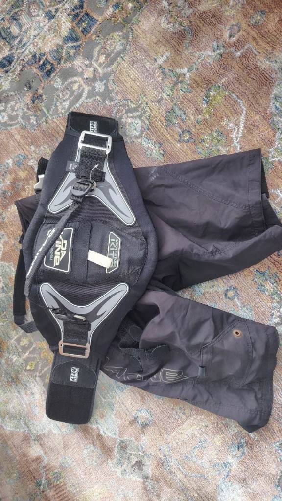 Kiteboard harness and shorts