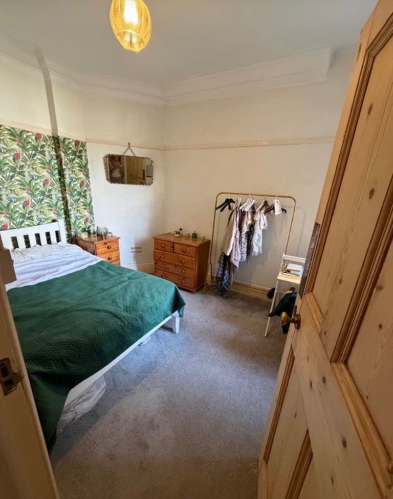 Short let 2–8 months | Bright double, Seven Dials | £800 bills inc