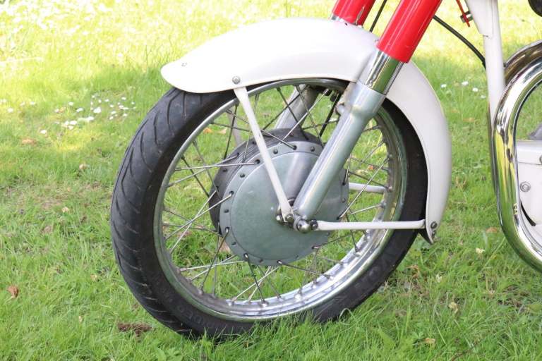 Norton Dominator 99 Deluxe 1962. Matching numbers A Gorgeous Motorcycle