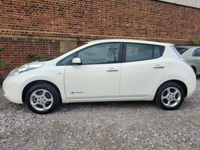 2016 Nissan Leaf 24kWh Acenta Hatchback 5dr Electric Auto (109 bhp) HATCHBACK Electric Automatic