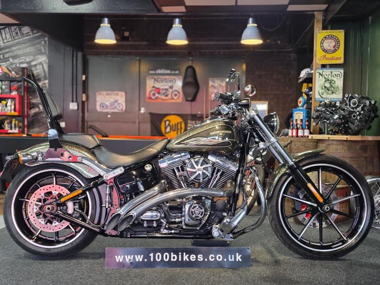 2016 HARLEY-DAVIDSON FXSB BREAKOUT 1690 LOTS OF EXTRA'S 