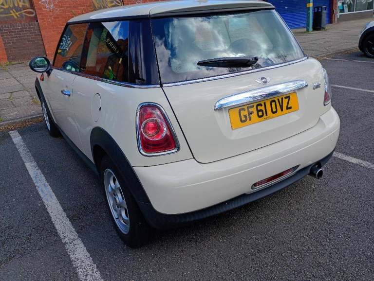 BREAKING 2011 r56 MINI MOST BODY PARTS AVAILABLE IN EXCELLENT CONDITION